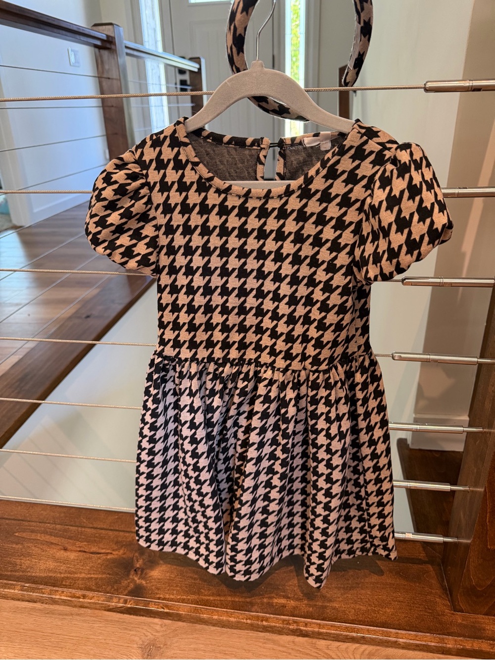 Girls' Tahari Puff Sleeve Dress - Black & Tan
